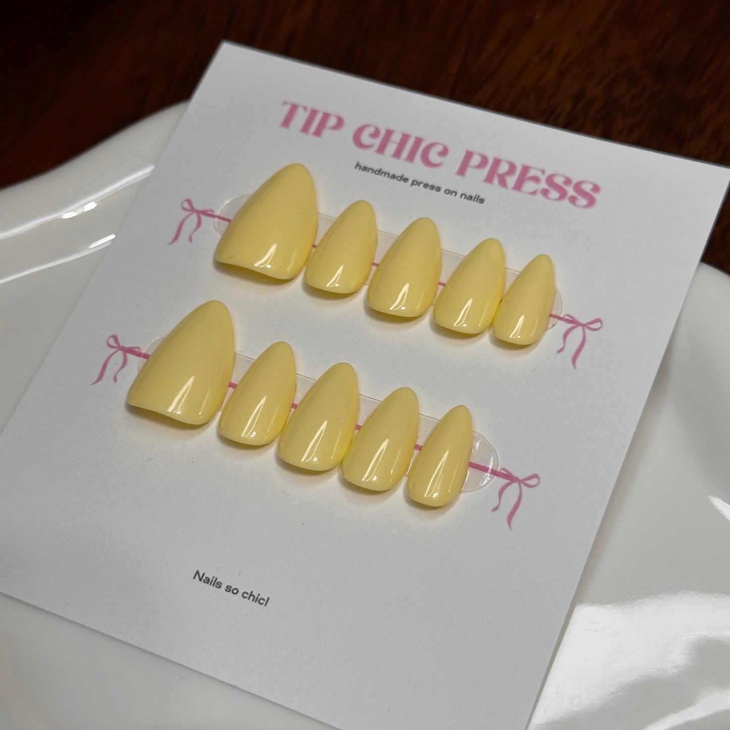 Classic Solid Nail Set in Almond style